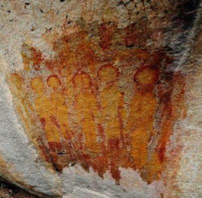 10000 years old Aliens group UFO cave painting
